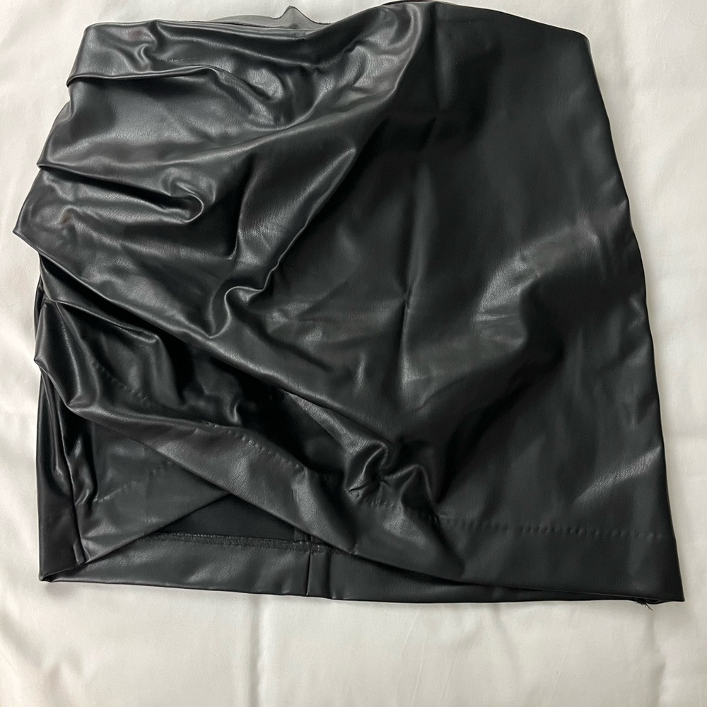 H&M Ruched faux leather mini skirt